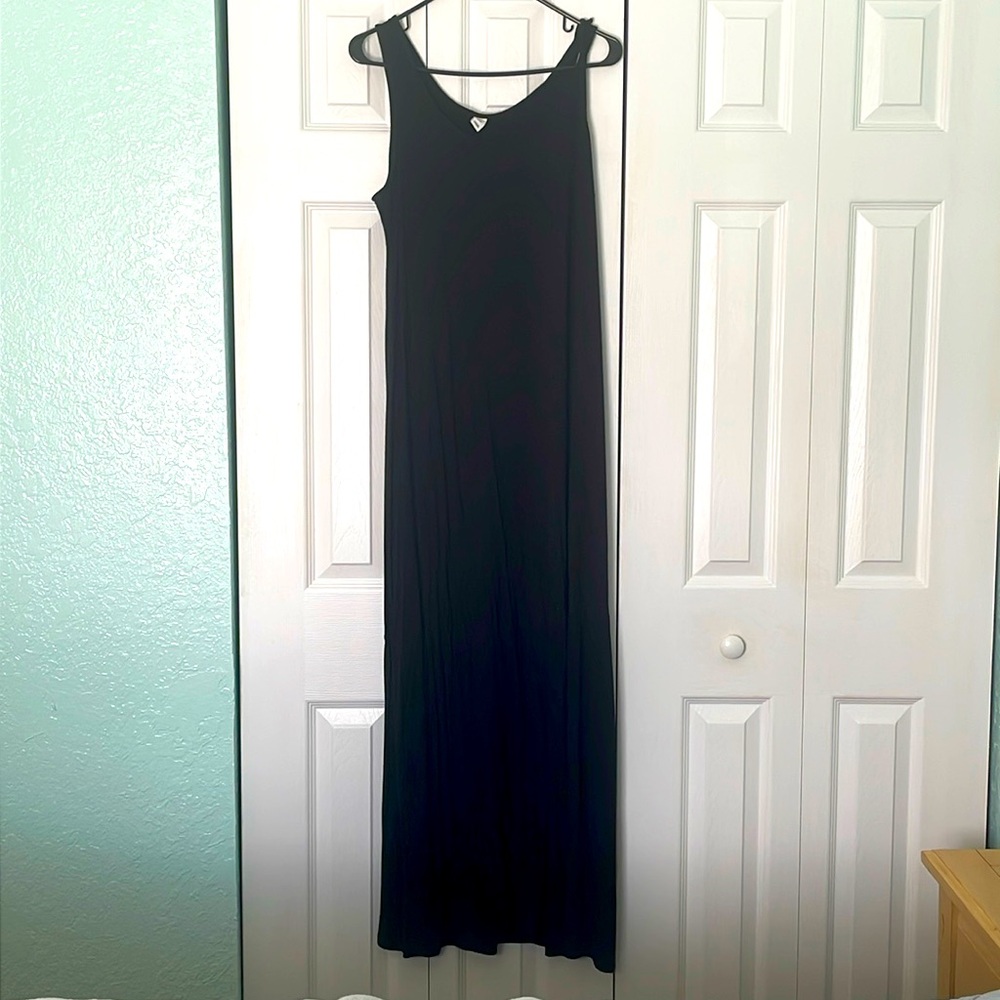 Old Navy black maxi dress size L